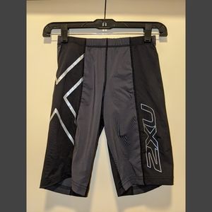 2XU Mid Thigh Length Compression Shorts